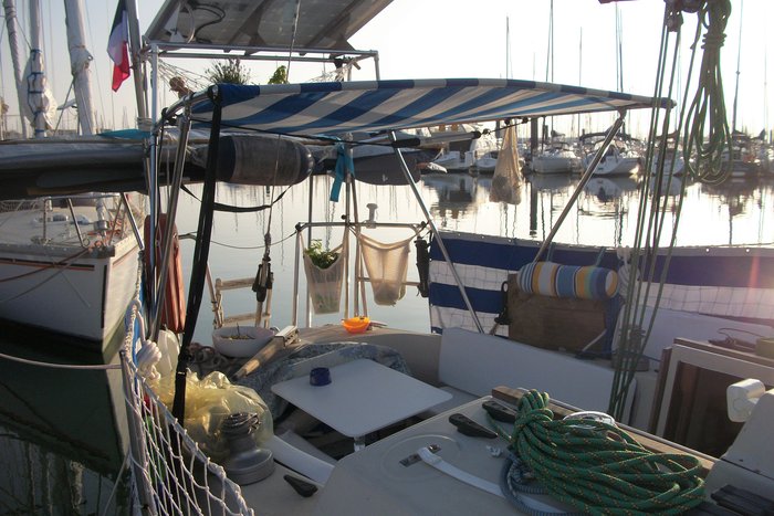 100_5976.JPG (1.68 Mio) Consulté 81787 fois notre bimini fait " maison " !!!!