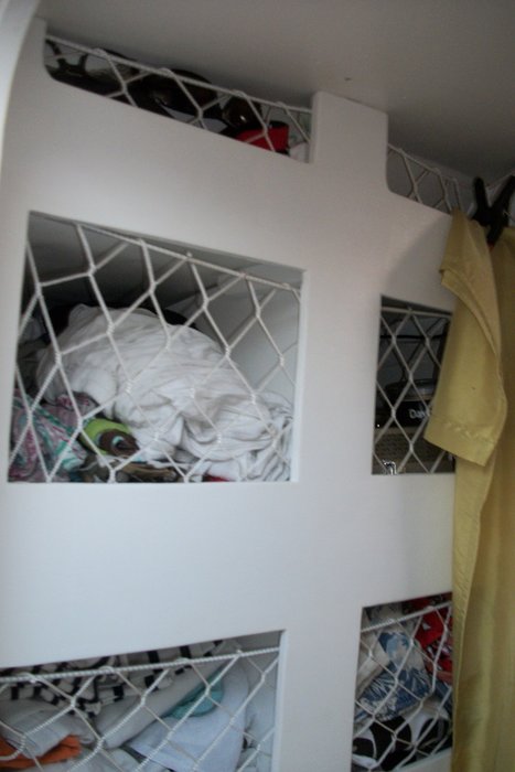 100_5981.JPG (1.63 Mio) Consulté 81786 fois placard tribord remplaçant le lavabo