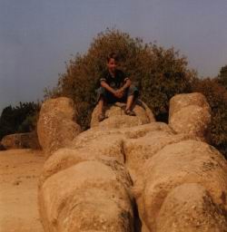 geantleo_250.jpg